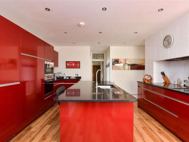 Flat for sale in Cliftonville West, Acol