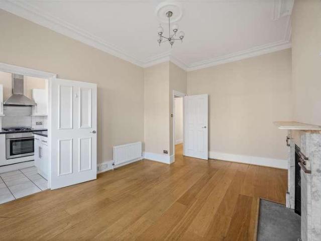 Flat for sale in South Hampstead, Greater London