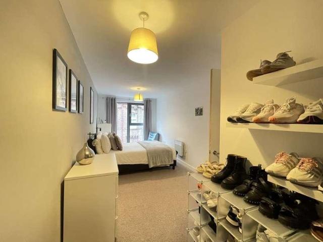 Flat for sale in Georgia, Greater Manchester