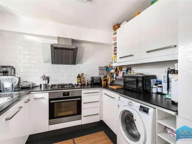 Flat for sale in Muswell Hill, Greater London