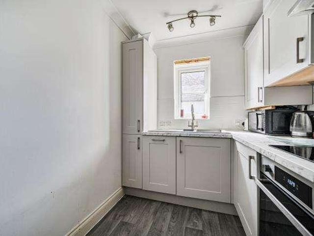 Flat for sale in St Marks, Maidenhead