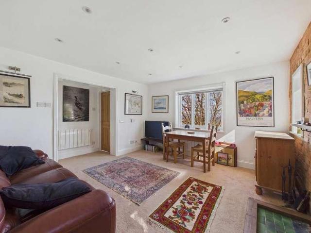 Flat for sale in Great Malvern, Forthampton