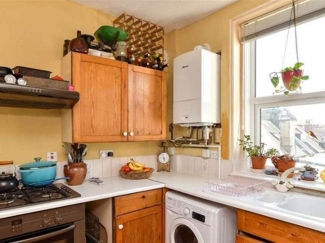 Flat for sale in Lewes, Iford