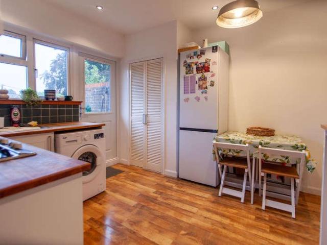 Flat for sale in Eastbridge, Suffolk
