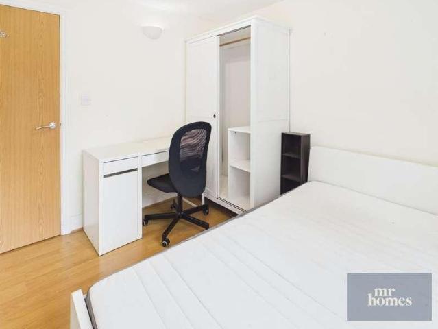 Flat for sale in Plasnewydd, Falcon Lodge
