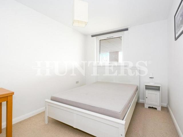 Flat for sale in Tottenham Hale, Greater London