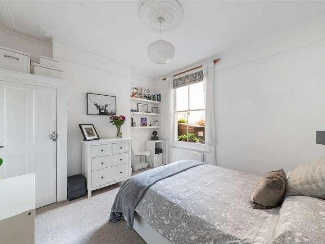Flat for sale in London Borough of Merton, Greater London