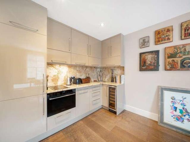 Flat for sale in Brompton, Greater London