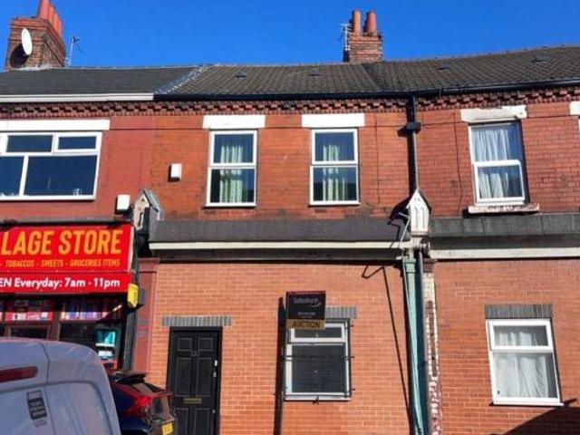 Flat for sale in Calderstones
