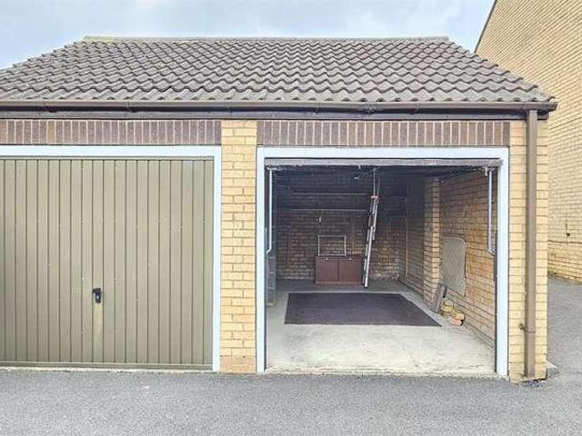 Flat for sale in Scalby Mills, Kepwick