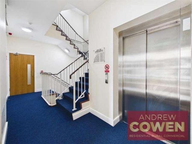 Flat for sale in South Cliff, Kepwick