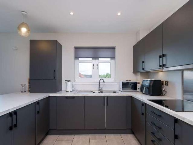 Flat for sale in Falkirk, Kinnaird Village