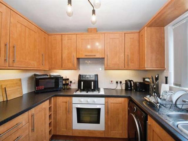 Flat for sale in Hull, Orchard Park