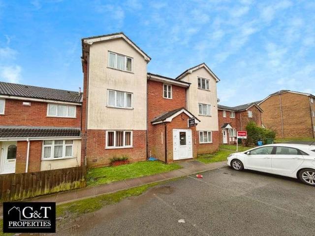Flat for sale in Causeway Green, West Midlands