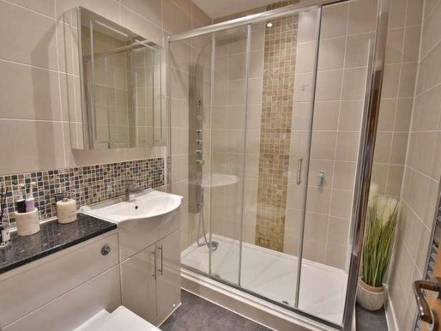 Flat for sale in Tricketts Cross, Ferndown