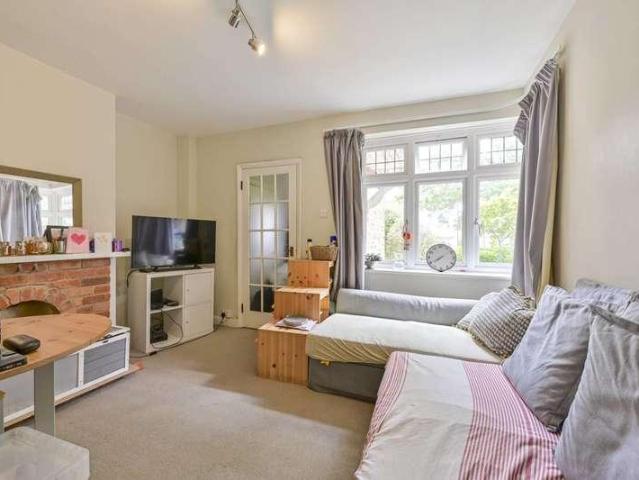 Flat for sale in London, Merton