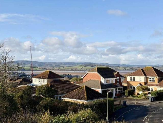 Flat for sale in Withycombe, Budlake