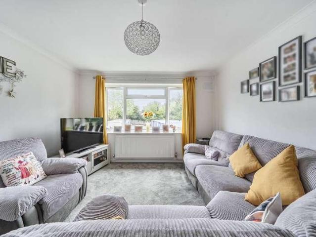 Flat for sale in Halstead, Sevenoaks