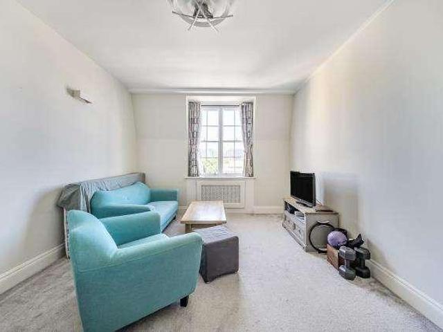 Flat for sale in Bayswater, Greater London