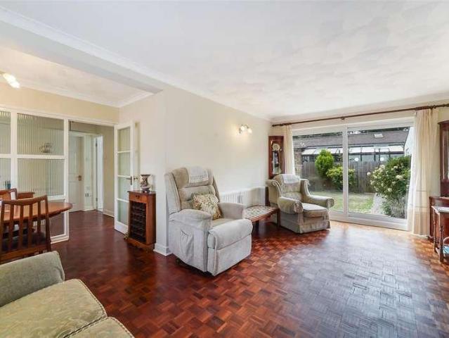 Flat for sale in Red Hill, Surrey