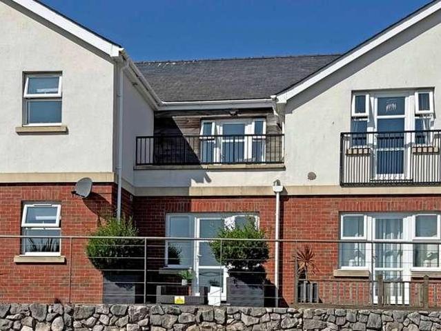 Flat for sale in Llanfair-Mathafarn-Eithaf, Benllech
