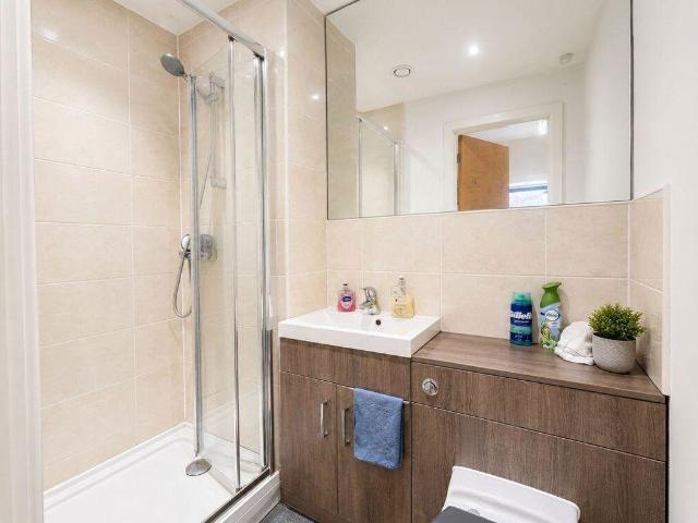 Flat for sale in Milton Keynes