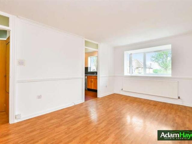 Flat for sale in Muswell Hill, Greater London