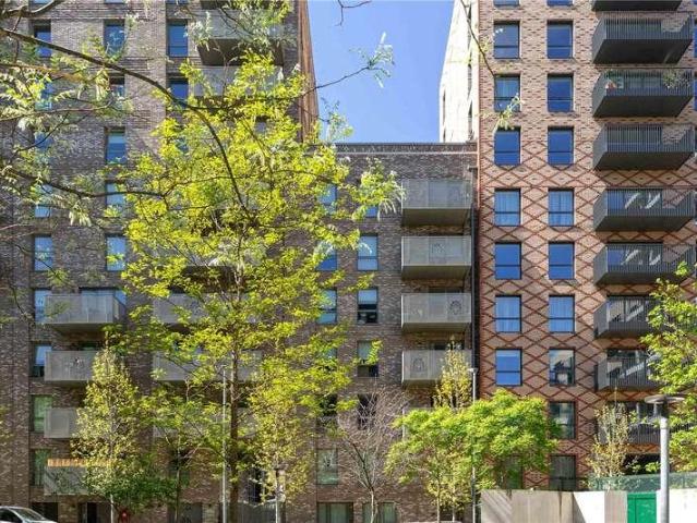 Flat for sale in Clapham Junction, Greater London