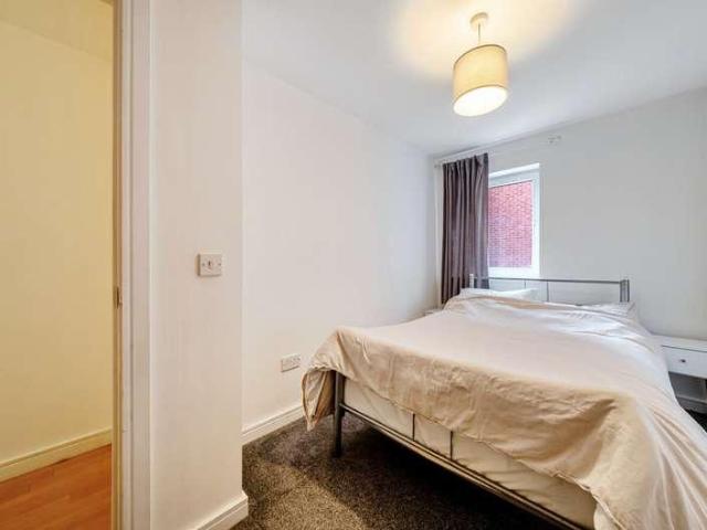 Flat for sale in Georgia, Greater Manchester