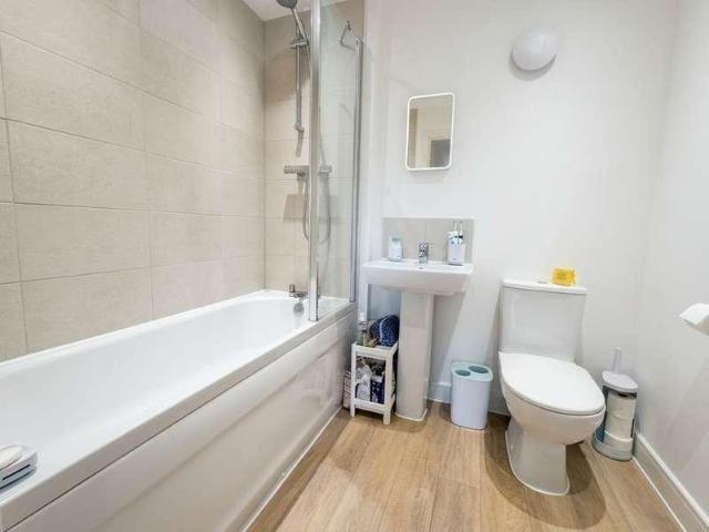 Flat for sale in Berrick Salome, Oxfordshire