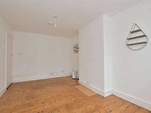 Flat for sale in Greater London
