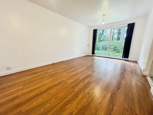 Flat for sale in West Yorkshire
