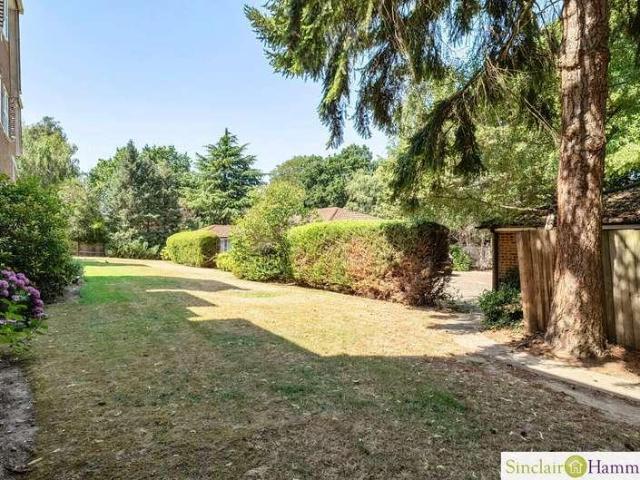 Flat for sale in Greater London