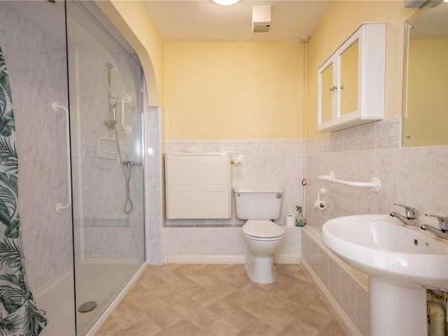 Flat for sale in Lowes Hill, Bromsgrove