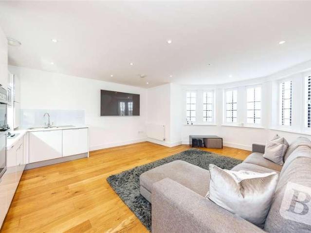 Flat for sale in The Galleries, Navestock Side