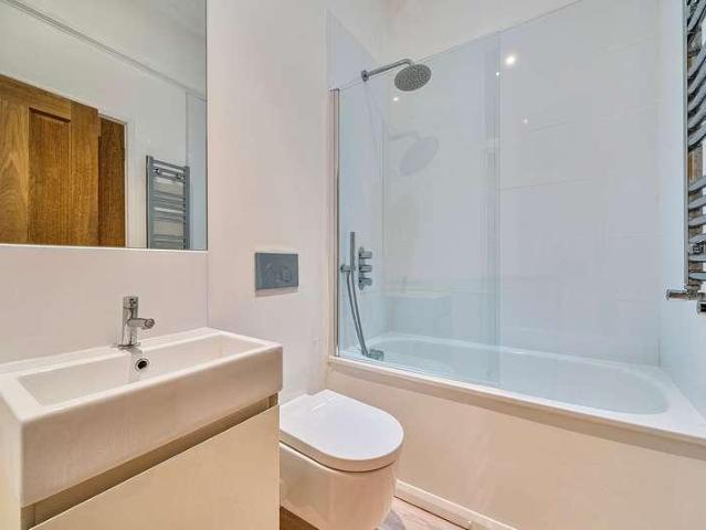 Flat for sale in Holloway, Lower Holloway