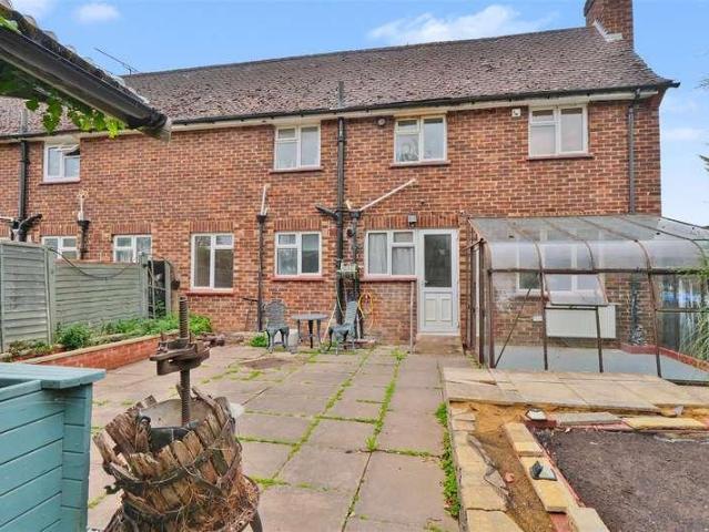 Flat for sale in Wexham, George Green