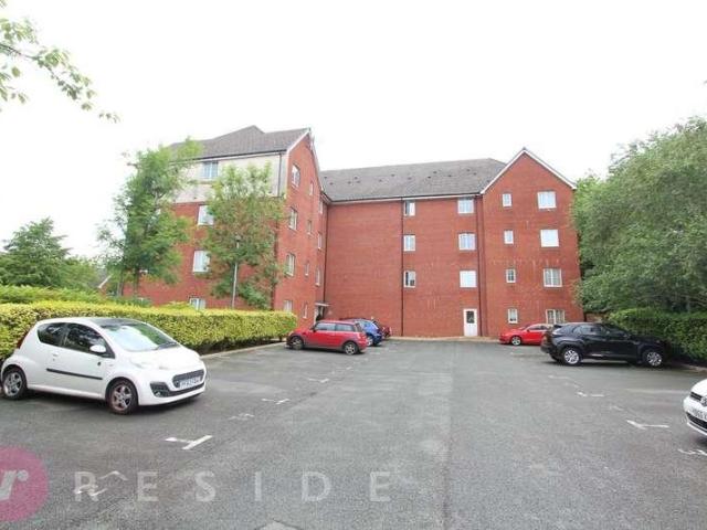 Flat for sale in Sudden, Burnedge