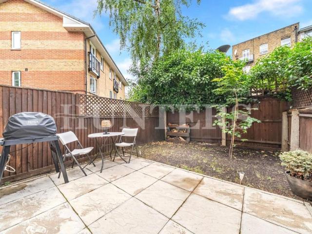 Flat for sale in Tottenham Hale, Greater London