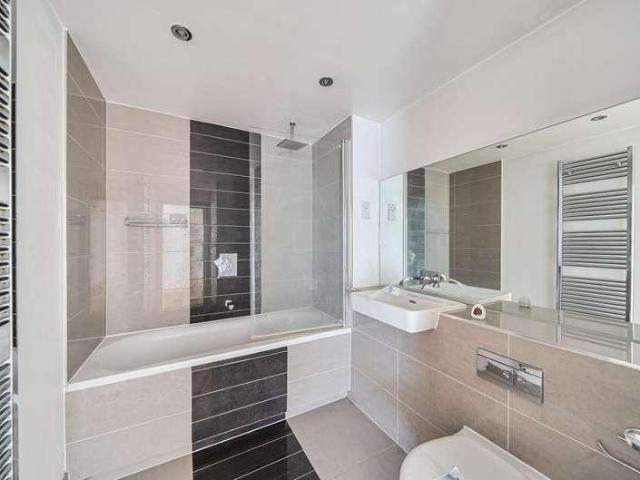 Flat for sale in Greater London