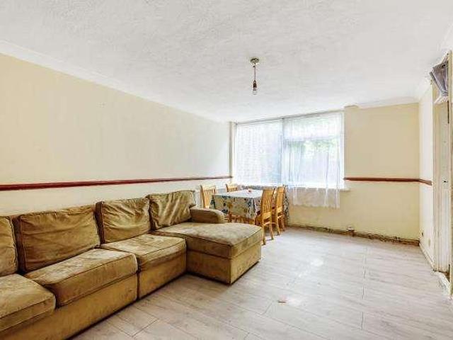 Flat for sale in Slough