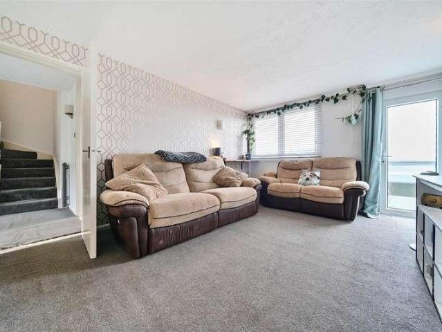 Flat for sale in Rowner, Middlecroft