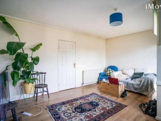 Flat for sale in London Borough of Croydon, Upper Norwood