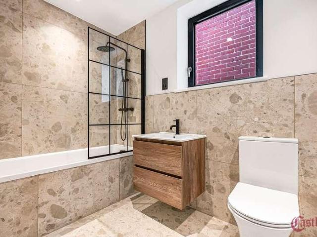 Flat for sale in London Borough of Haringey, Greater London