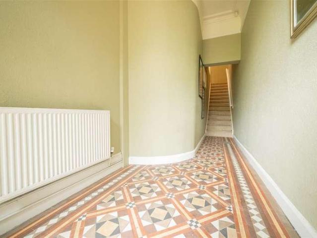 Flat for sale in Chapel Allerton, West Yorkshire