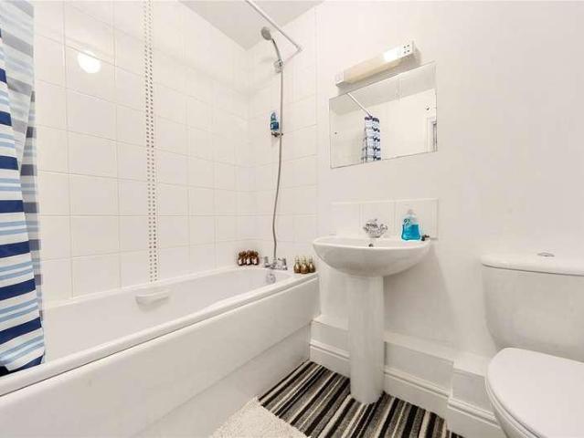 Flat for sale in Castlefield, Cressex