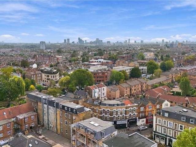 Flat for sale in Lower Clapton, Greater London