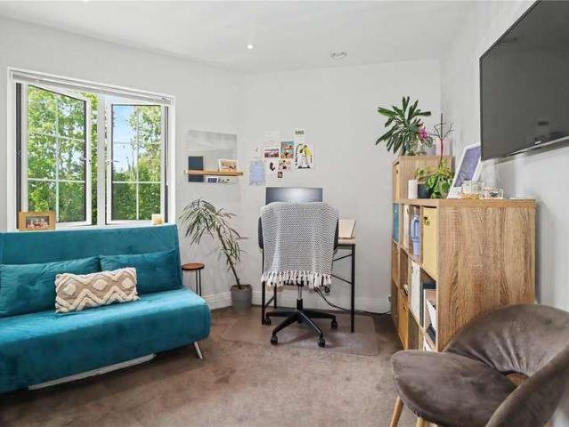 Flat for sale in Sheerwater, Woking
