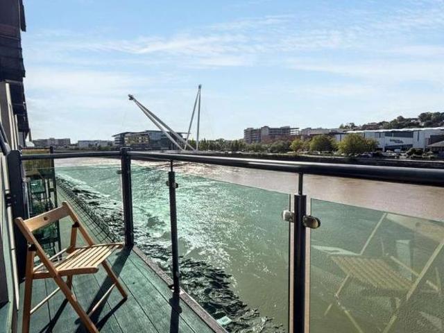 Flat for sale in Victoria, Newport