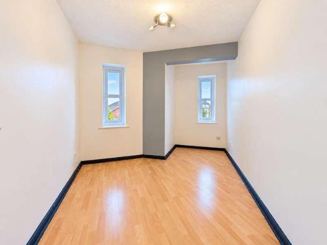 Flat for sale in Cheetham Hill, Manchester